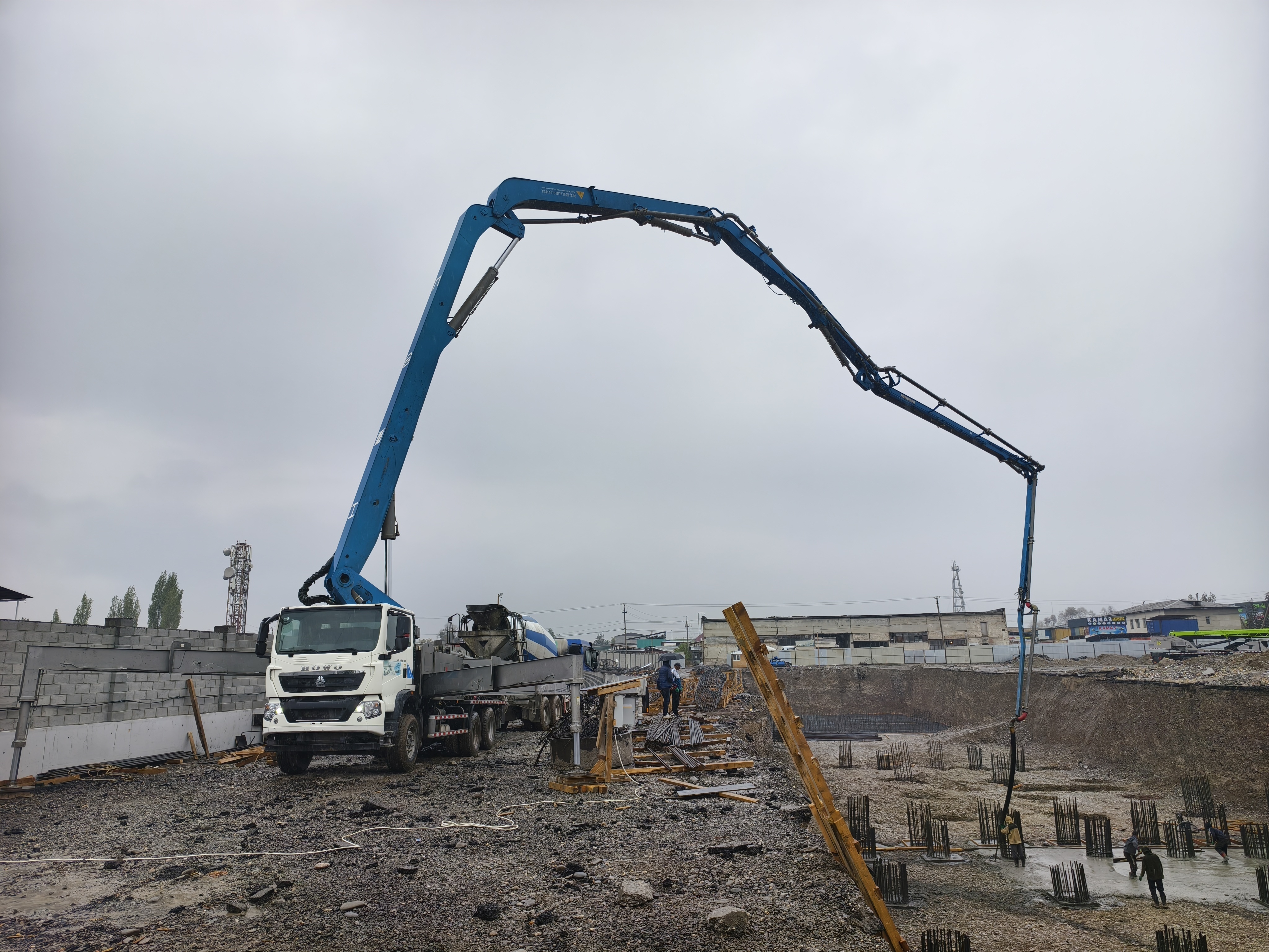 52米泵車施工國(guó)外施工現場